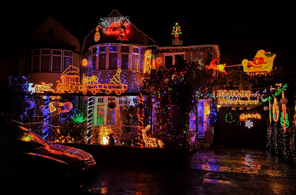 dave-edwards-from-croxley-green-lights-up.jpg
